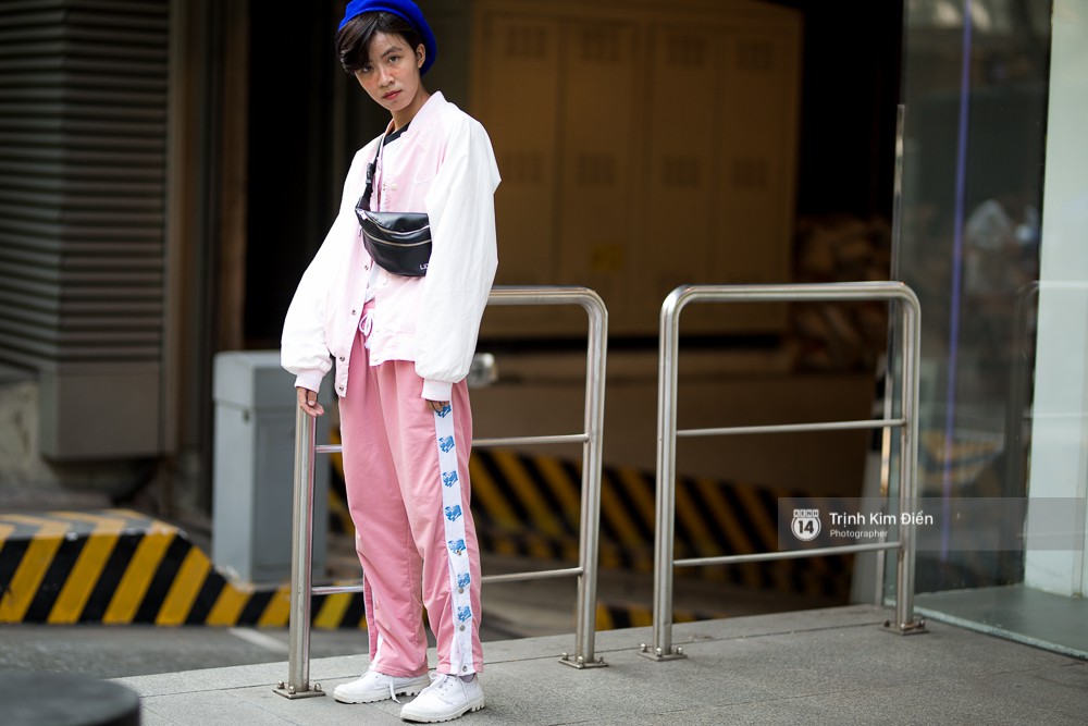 Street style VIFW ngày 2: Đồ lưới, shorts, giày cao gót được... phái nam tận dụng triệt để